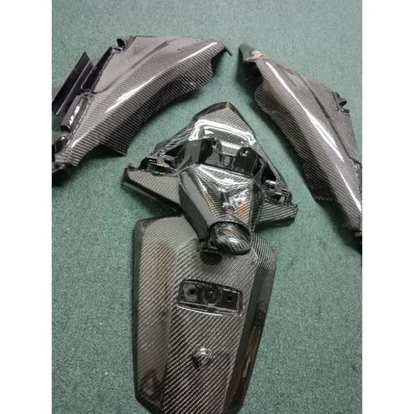 YAMAHA XMAX V1 Carbon Tail Set