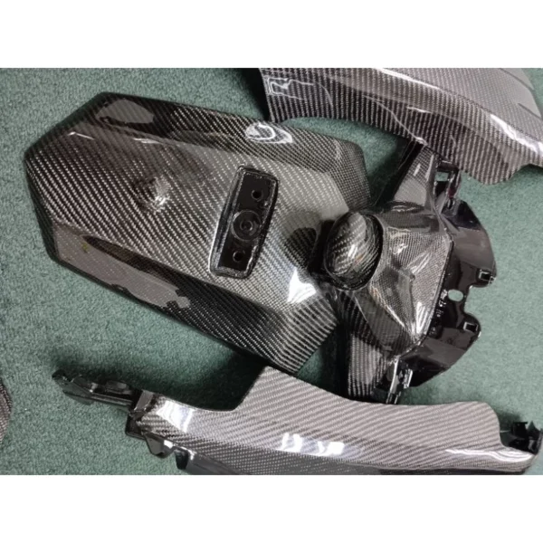 YAMAHA XMAX V1 Carbon Tail Set